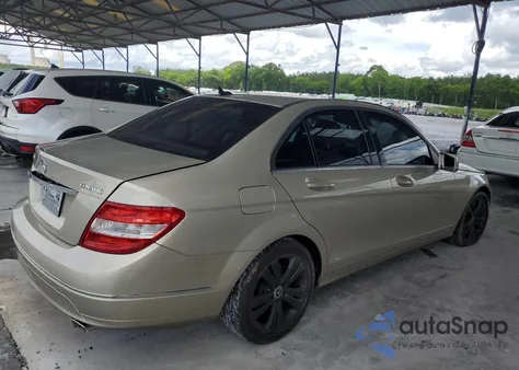 2010 Mercedes-Benz C 300 4Matic из США, поврежденный, VIN WDDGF8BBXAR115976